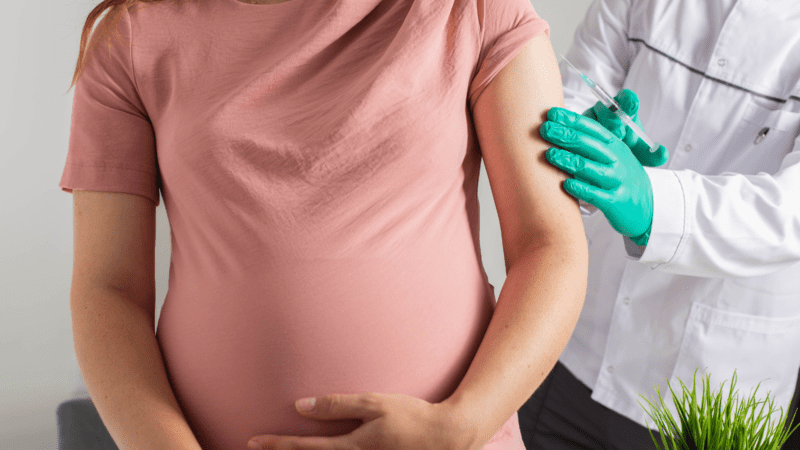 Vacunación gratuita contra el Virus Sincicial Respiratorio para embarazadas