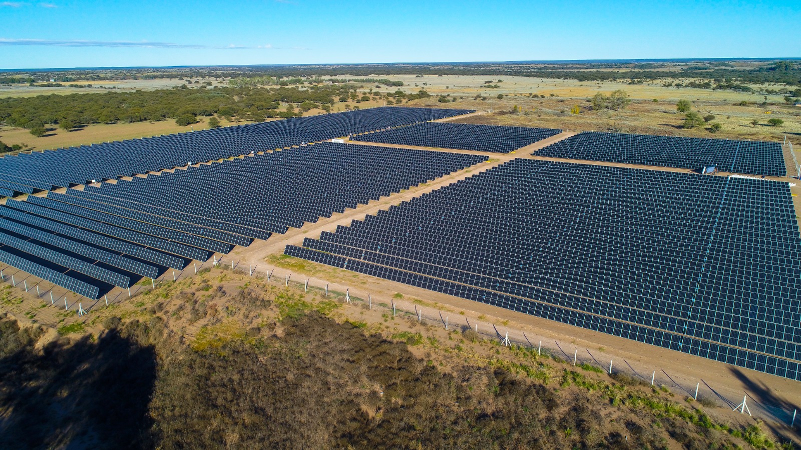 Pampetrol convoca empresas para generar energía solar en 13 localidades pampeanas